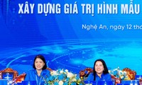  Thanh niên dân tộc Mường khởi nghiệp thoát nghèo nhờ nuôi đà điểu 