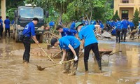  Hàng vạn thanh niên Hạ Long ra quân làm sạch môi trường 第17张