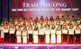  Nghệ An chi hơn 1,2 tỷ đồng khen thưởng học sinh đạt điểm cao thi tốt nghiệp THPT 第1张