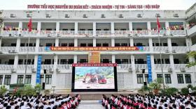 Lào Cai cho học sinh đi học trở lại sau mưa lũ