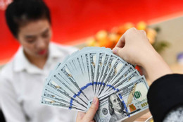 Giá USD ngân hàng đồng loạt lao dốc  第2张