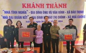 Bàn giao “Nhà tình nghĩa”, “Nhà đại đoàn kết” cho người dân huyện Trấn Yên