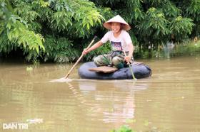 Cảnh sống trên thuyền, ngủ mái nhà ở &quot;rốn lũ&quot; sông Hoàng Long  第6张