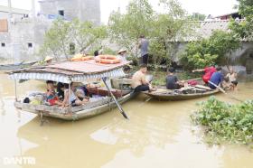 Cảnh sống trên thuyền, ngủ mái nhà ở &quot;rốn lũ&quot; sông Hoàng Long  第9张