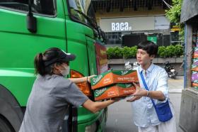 Vượt nắng thắng mưa vận chuyển hàng cứu trợ đồng bào lũ lụt miền Bắc  第6张