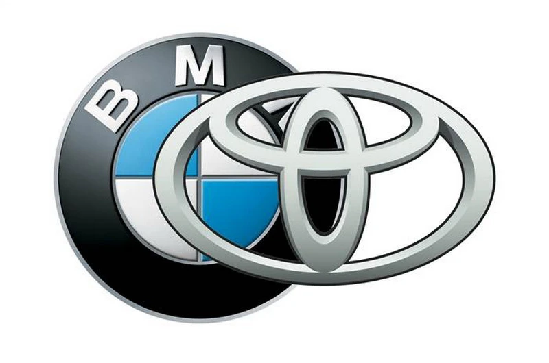  Toyota và BMW “làm nóng” cuộc đua xe xanh 