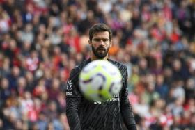 Liverpool mất Alisson khi đấu Arsenal, Chelsea  第1张