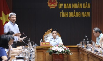  Thắng trận, HLV Arne Slot vẫn không quên phàn nàn về trọng tài 第10张